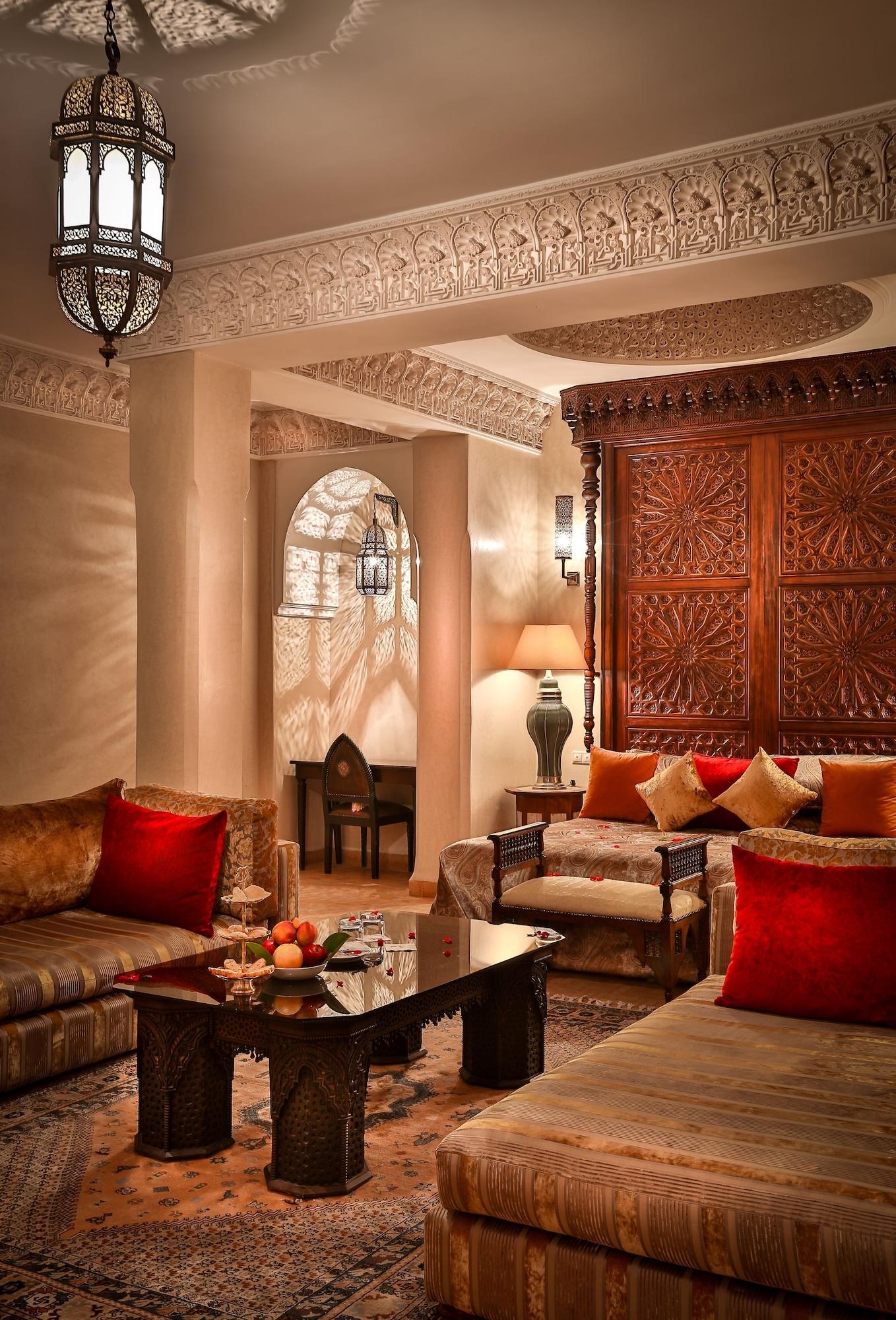 ホテル リヤド クニザ マラケシュ エクステリア 写真 The interior of a suite at the Four Seasons Hotel, Marrakech