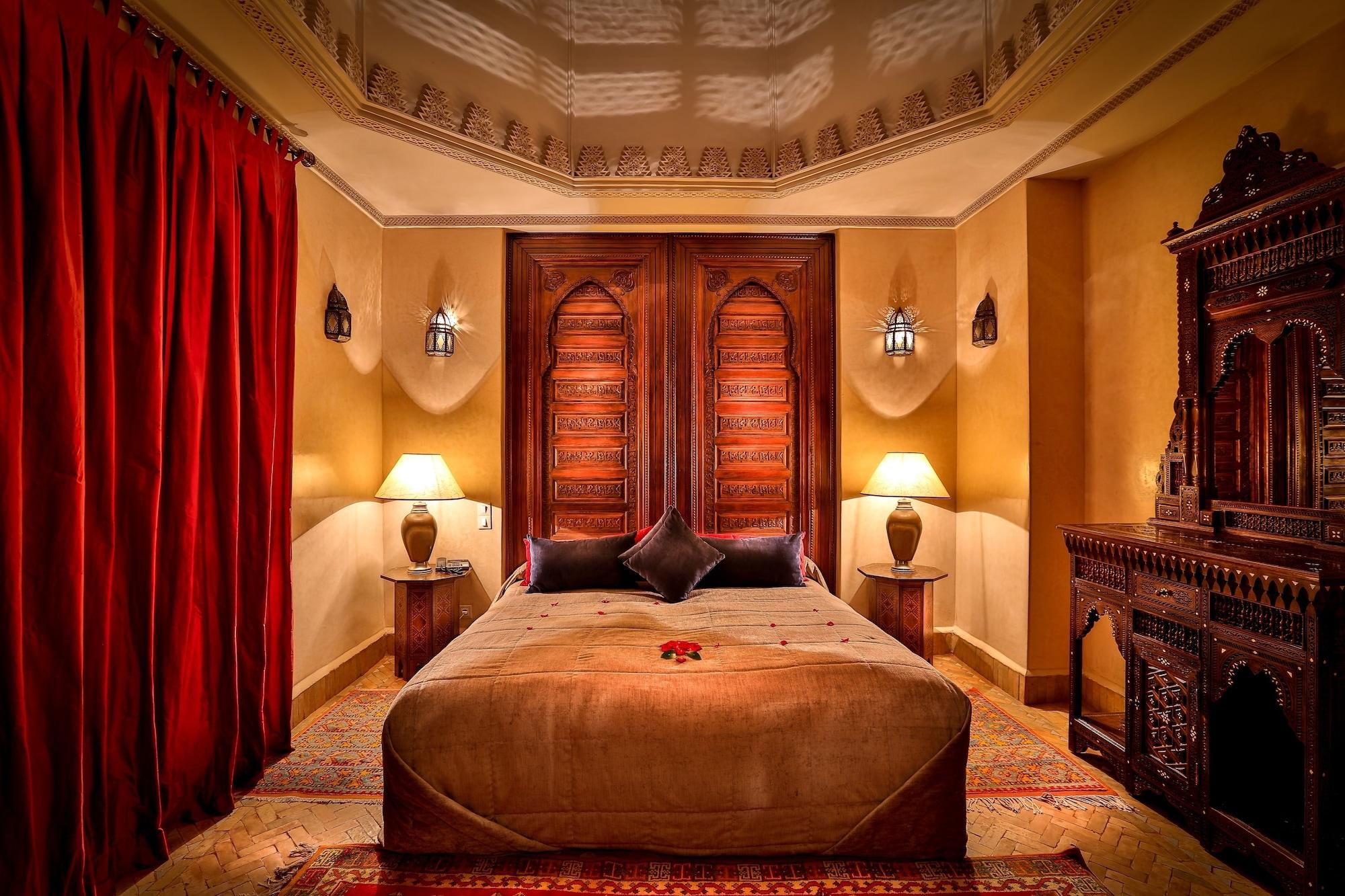 ホテル リヤド クニザ マラケシュ エクステリア 写真 A bedroom at the hotel