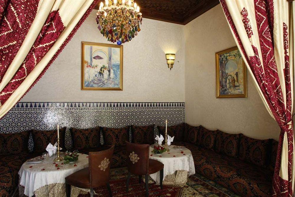 ホテル リヤド クニザ マラケシュ エクステリア 写真 A Moroccan restaurant in Casablanca
