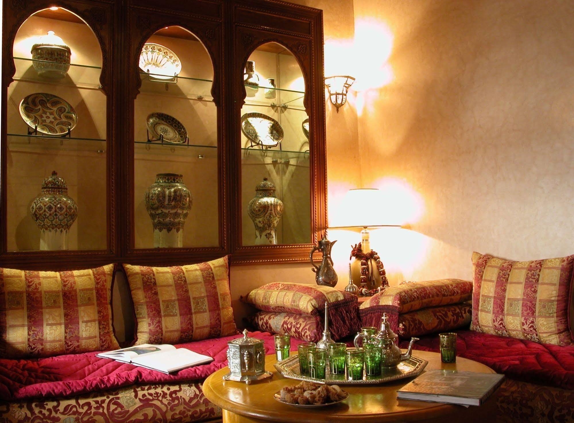 ホテル リヤド クニザ マラケシュ エクステリア 写真 A Moroccan interior