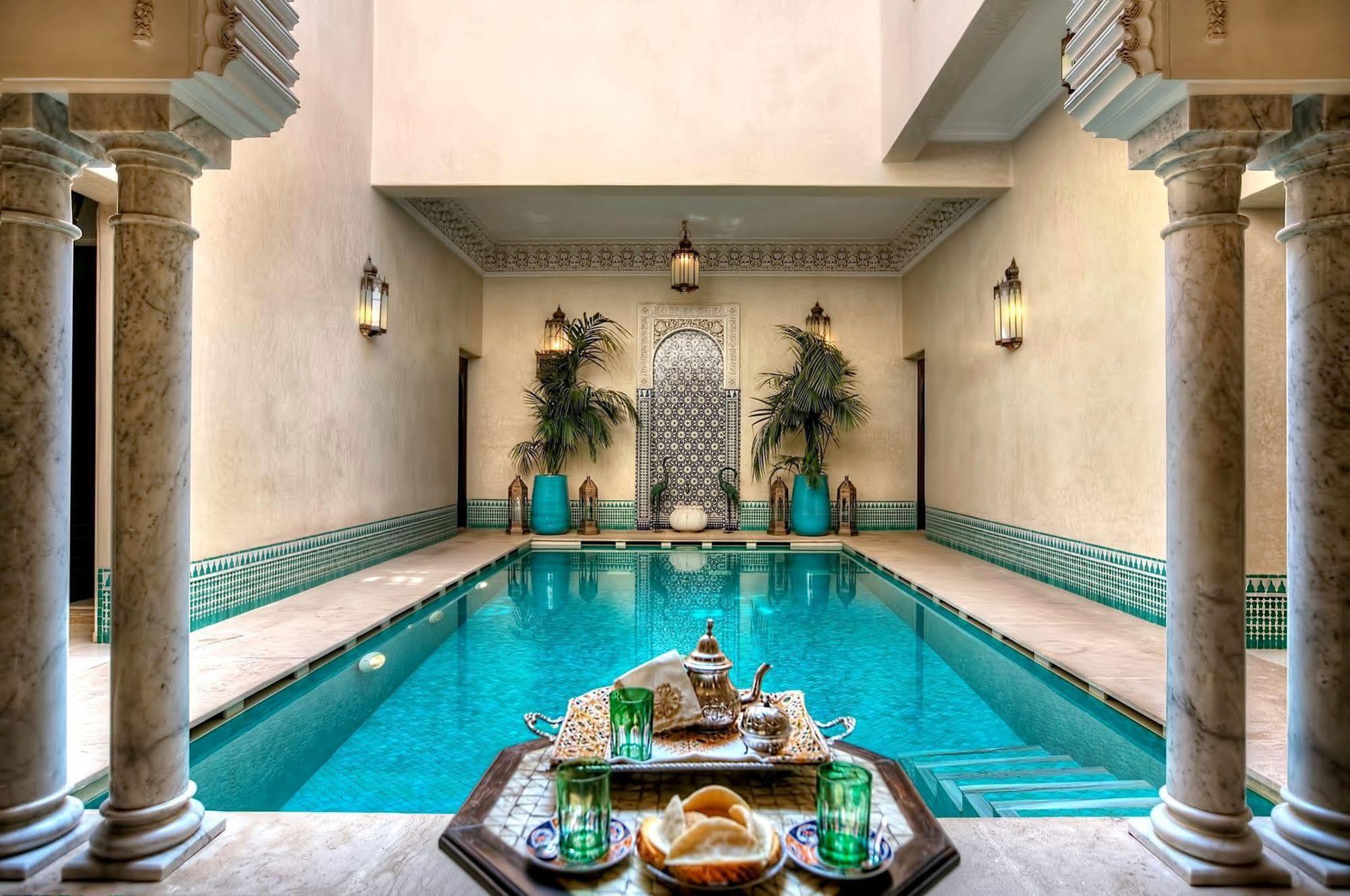 ホテル リヤド クニザ マラケシュ プール 写真 The swimming pool at the hotel